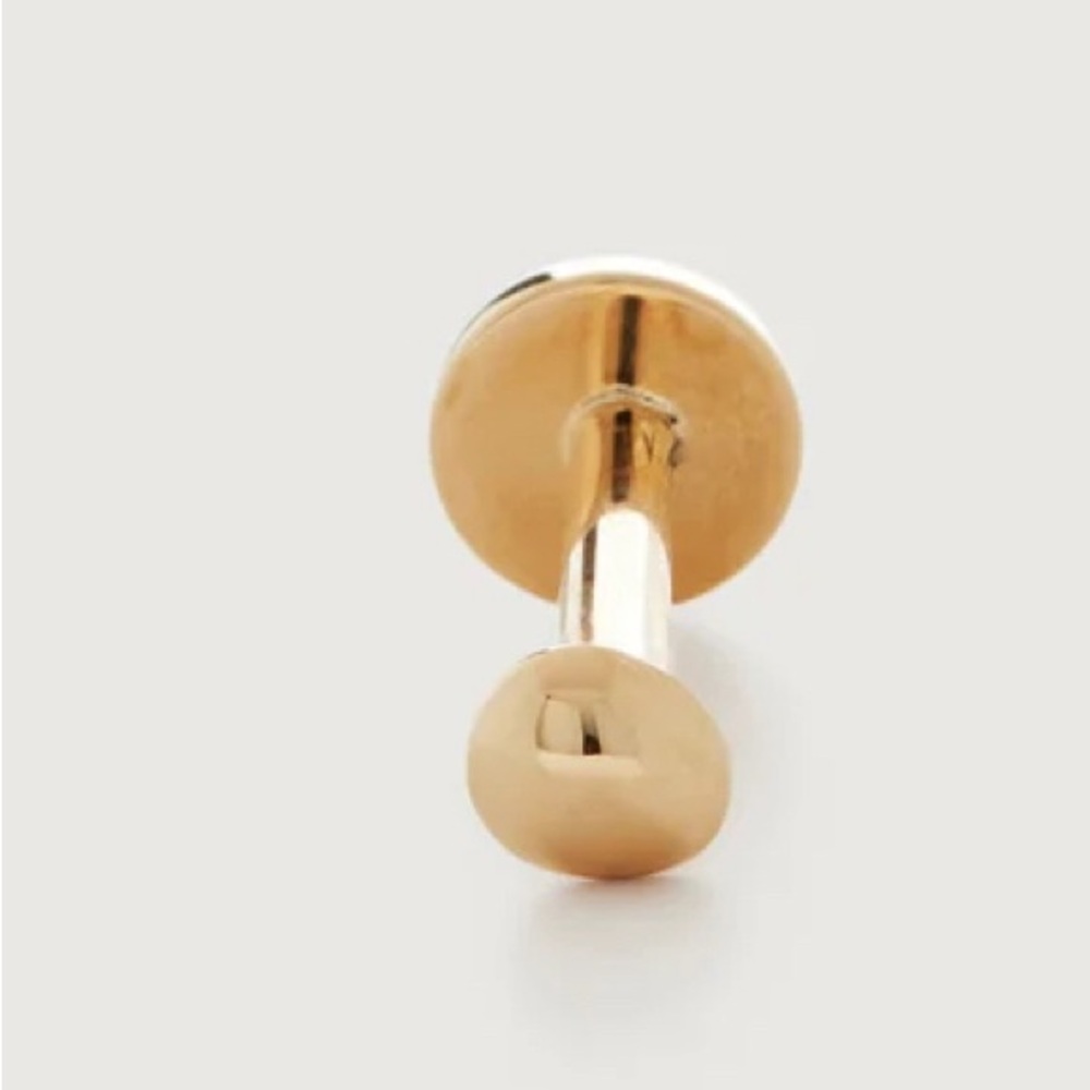 MONICA VINADER Nura Mini Pebble Single Labret Piercing Earring
14kt Solid Gold